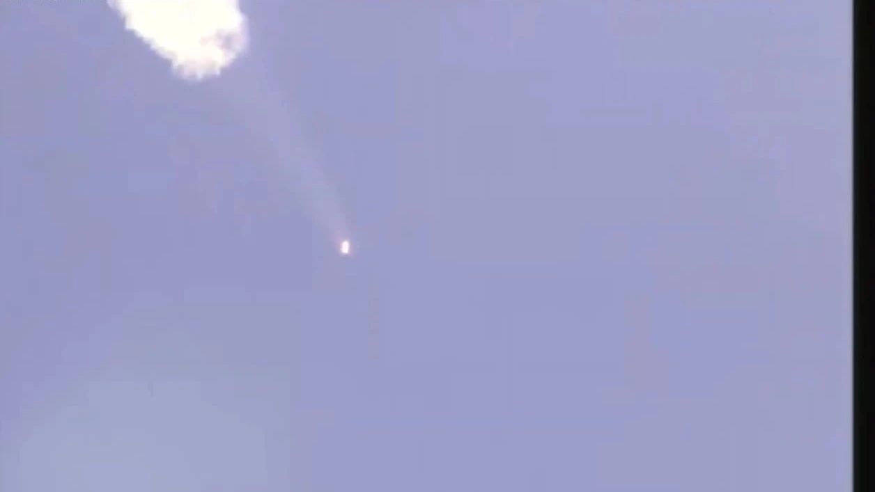 起飞！德尔塔IV重型火箭发射，携带卫星NROL-82顺利入轨