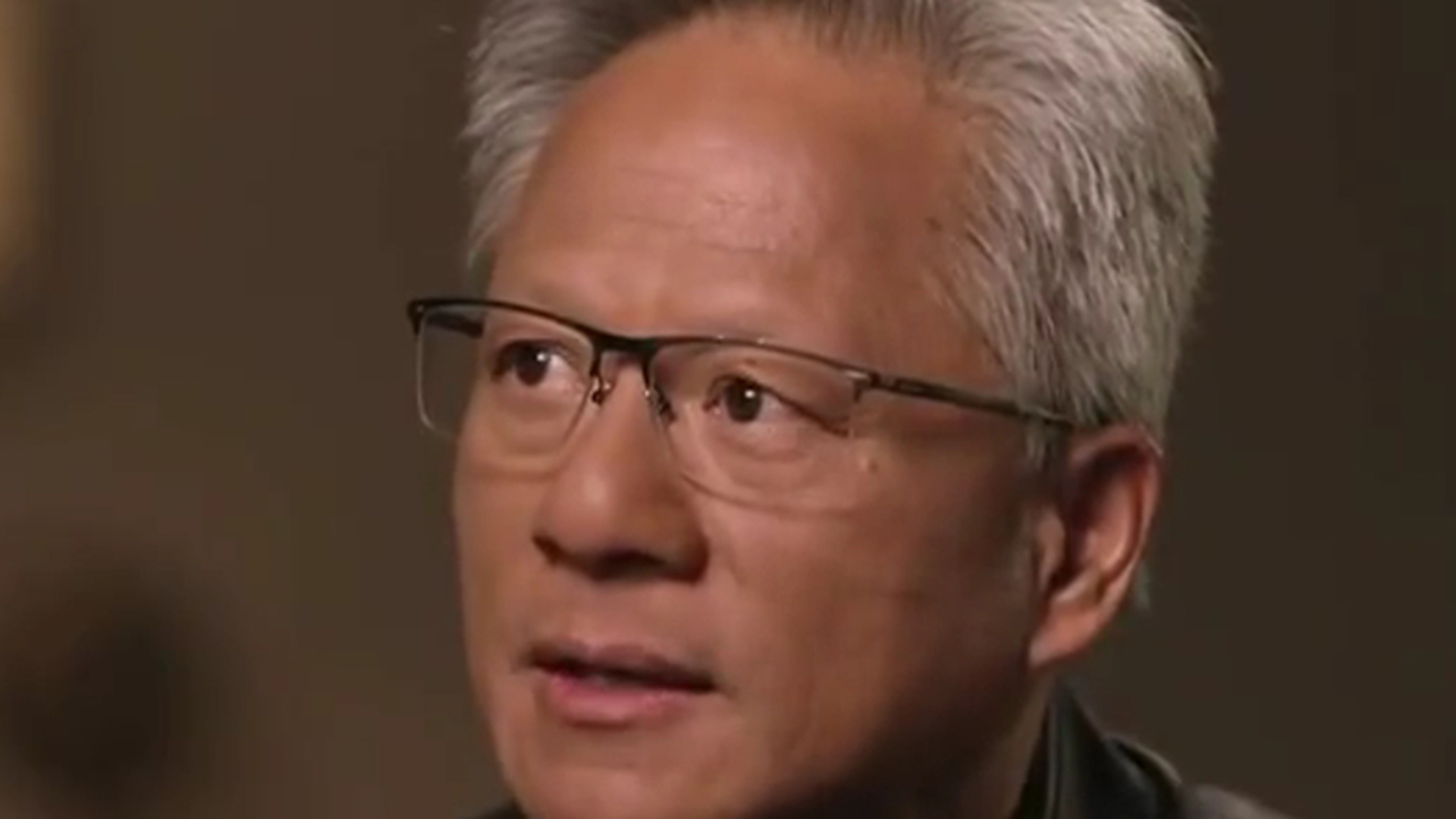 黄仁勋警告：AI虽能显著提升生产力，但如果各行业缺乏创新，可能导致失业