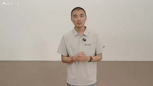 既能赛道又能越野，实拍路虎卫士OCTA