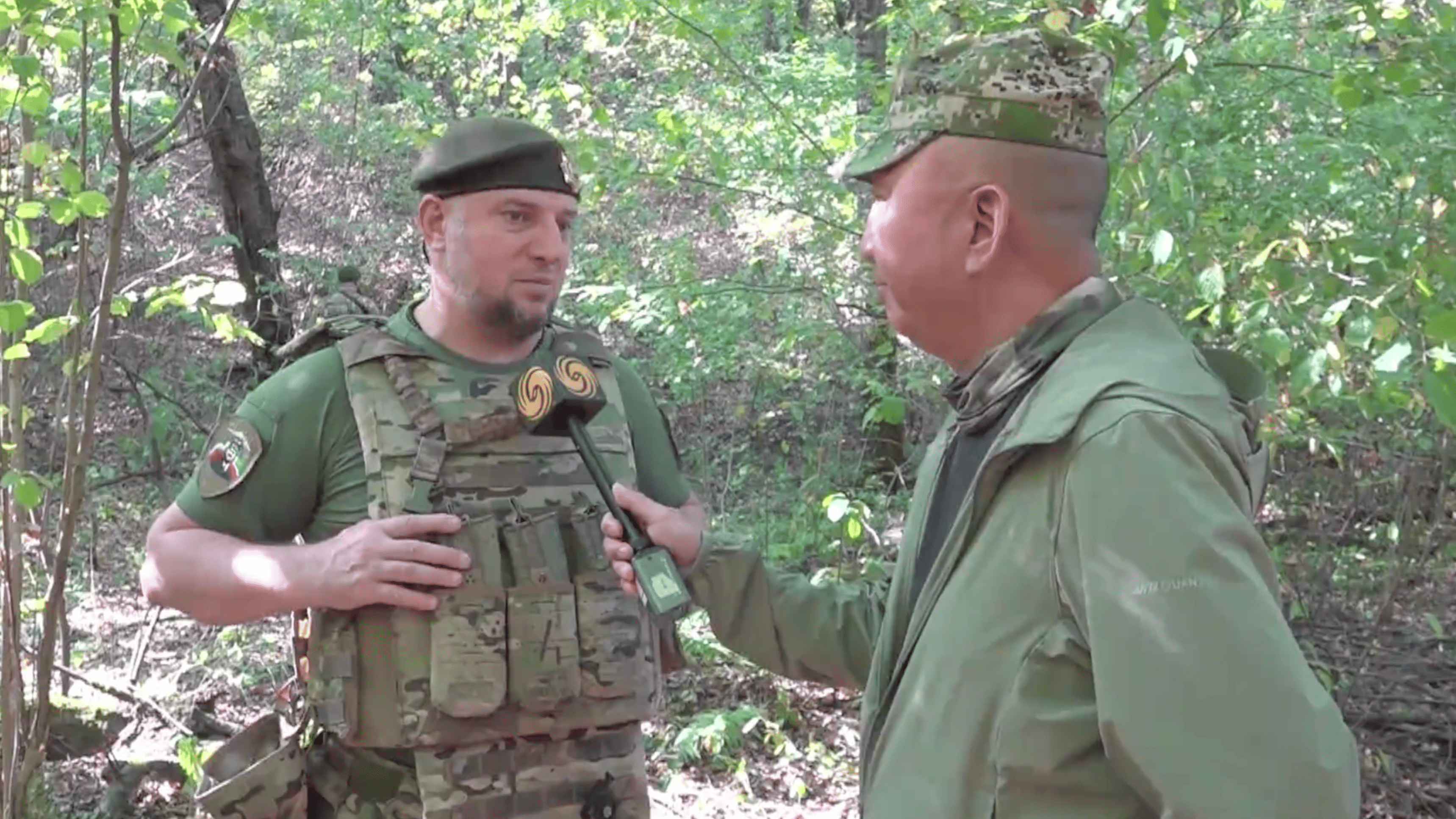 凤凰专访｜俄军高官：手握八个突出部 优势在我