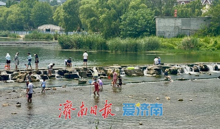 一年四季 泉在济南丨高温天玉符河成消暑热门地 戏水露营乐趣多
