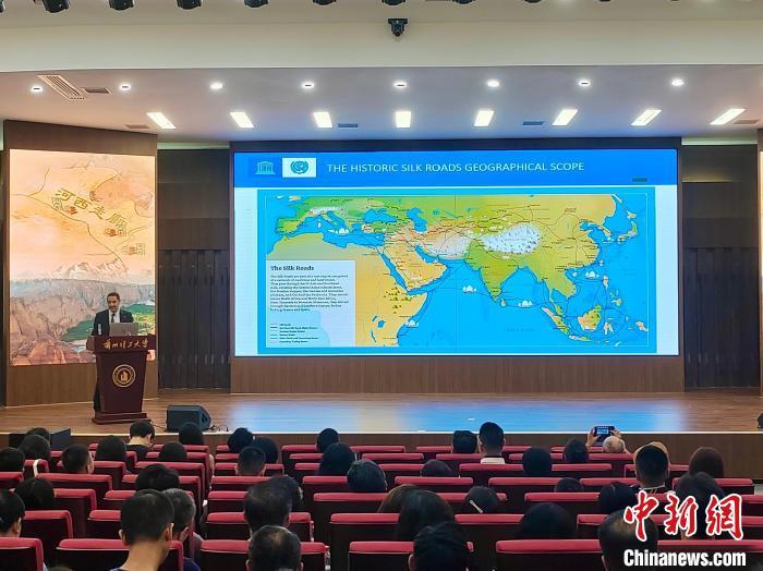 7月15日,第十届“早期聚落与城市”国际学术研讨会在甘肃兰州开幕。图为活动现场。牛蒙 摄