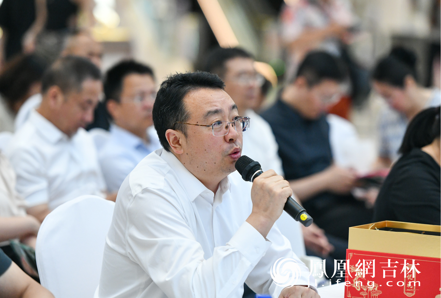 决赛评委、长春中医药大学副校长刘振权现场点评。