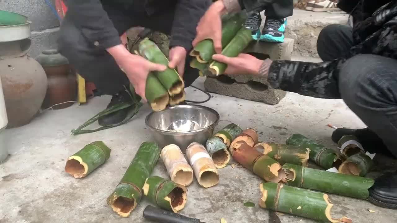 竹虫最肥美，砍回来直接划开爆炒，拿来下酒美滋滋