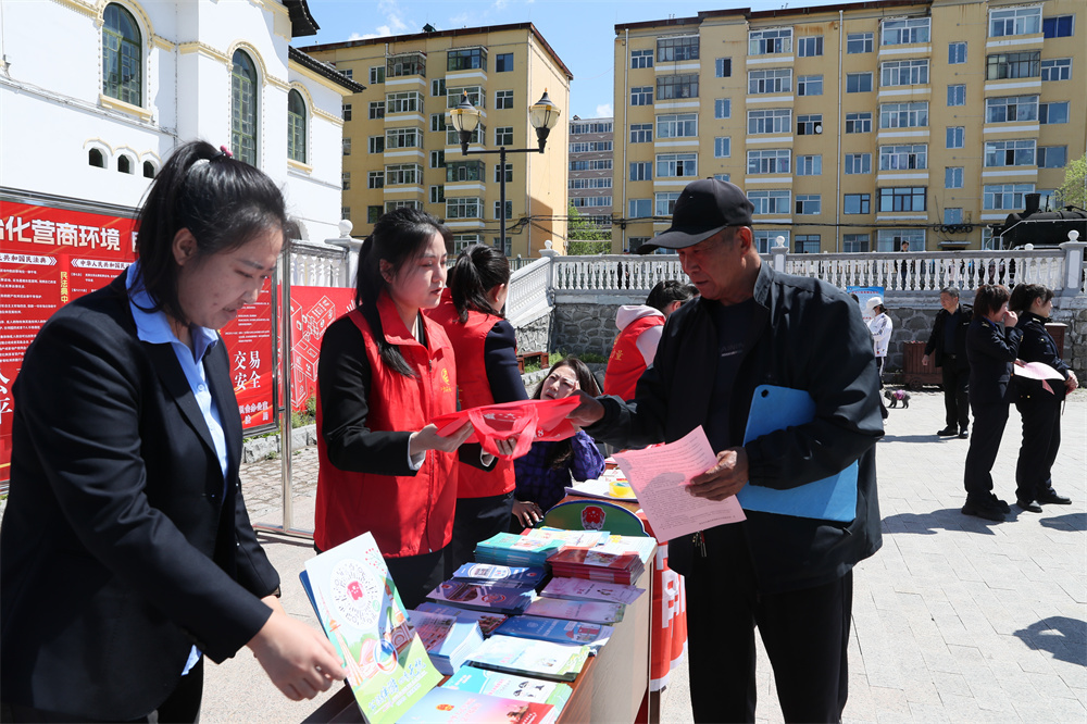 匠心铸魂担使命 先锋领航促发展——绥芬河市“两优一先”表彰对象风采展