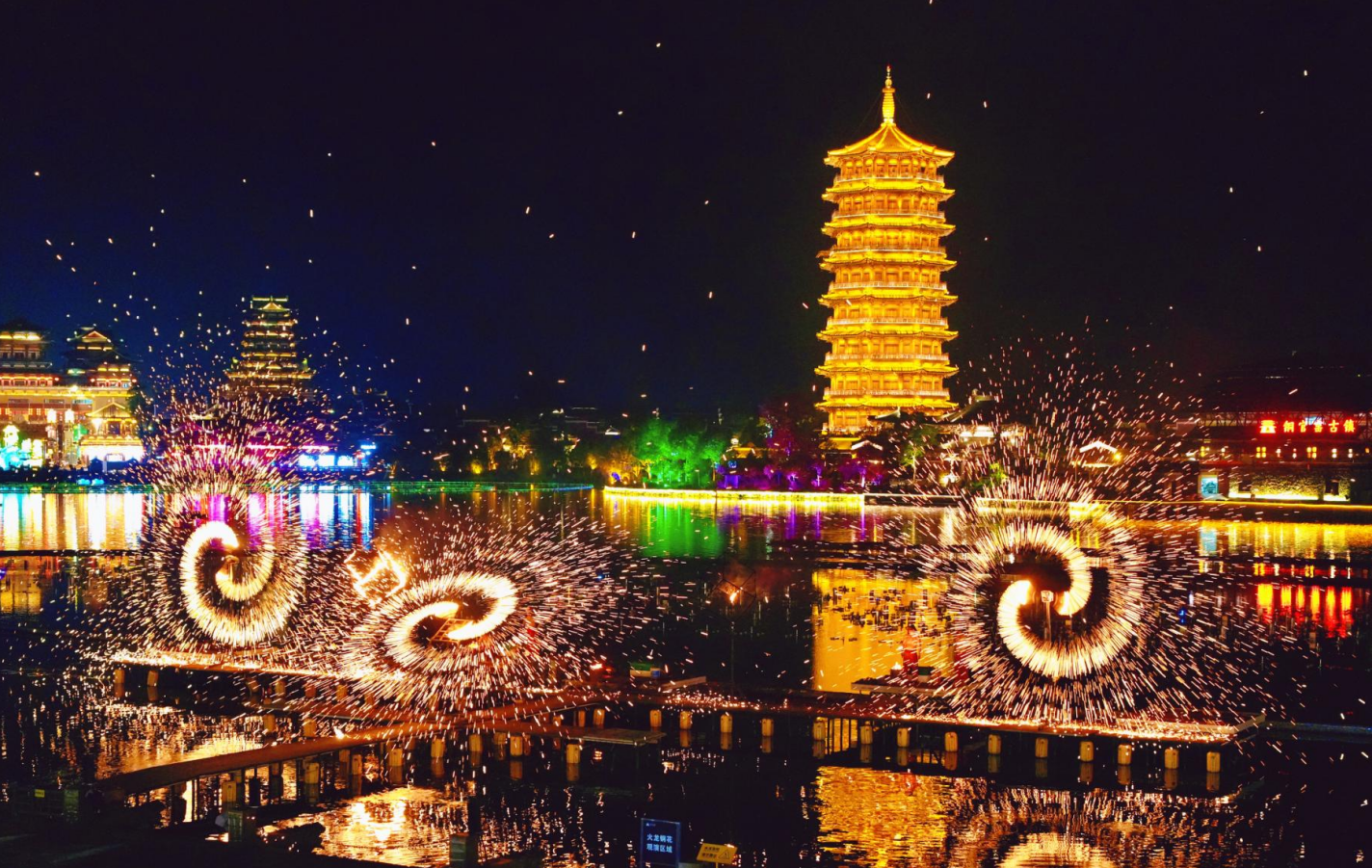 粤港澳媒体长沙三日行：沉浸式感受“快乐长沙”的悠长文脉与火热烟火气