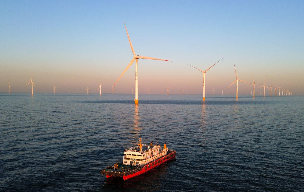 这是位于山东省莱州市海域的海上风电项目(2025年1月7日摄,无人机照片)。新华社记者 徐速绘 摄