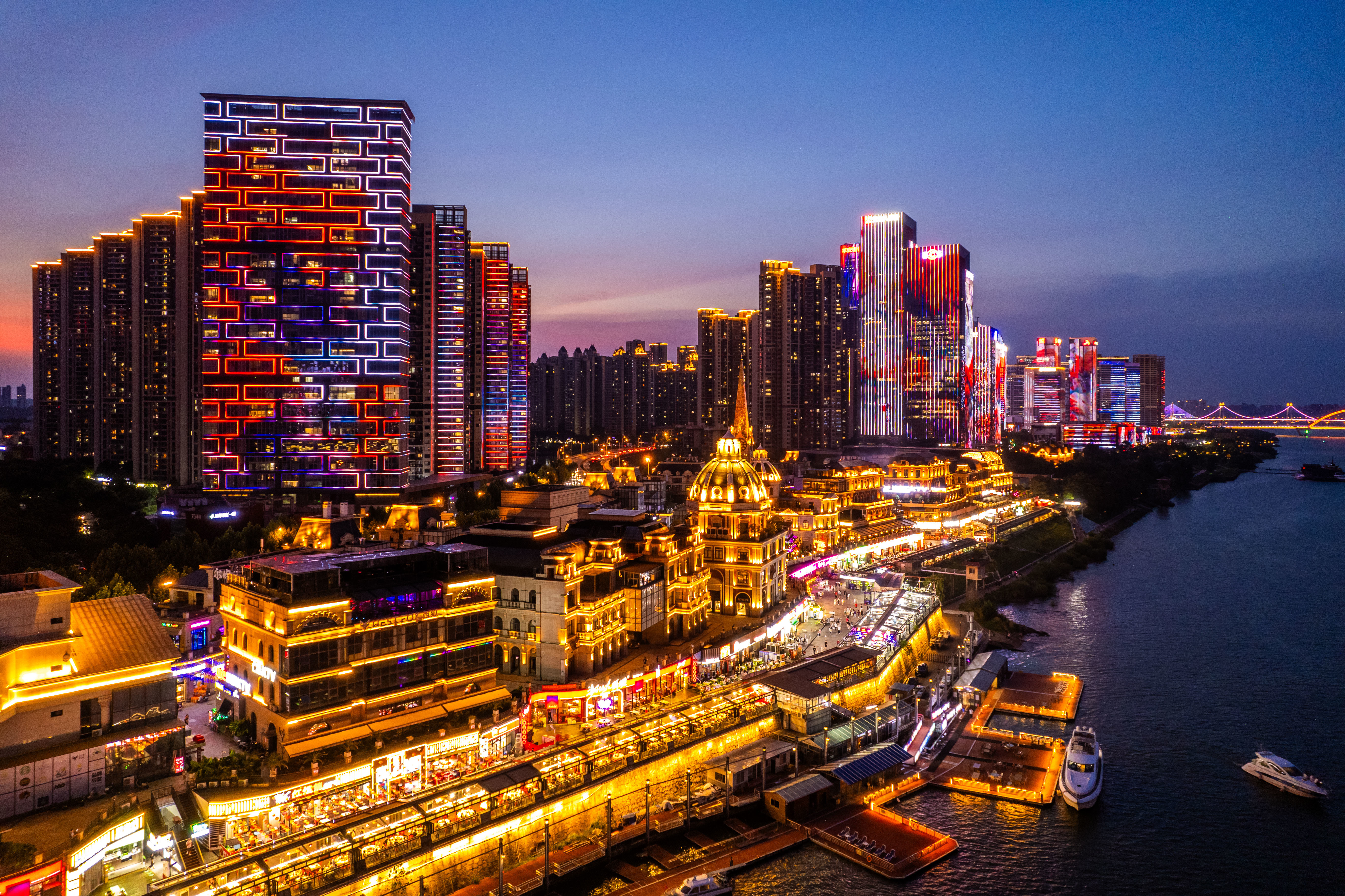 7月16日拍摄的长沙渔人码头（无人机照片）。新华社记者 陈思汗 摄