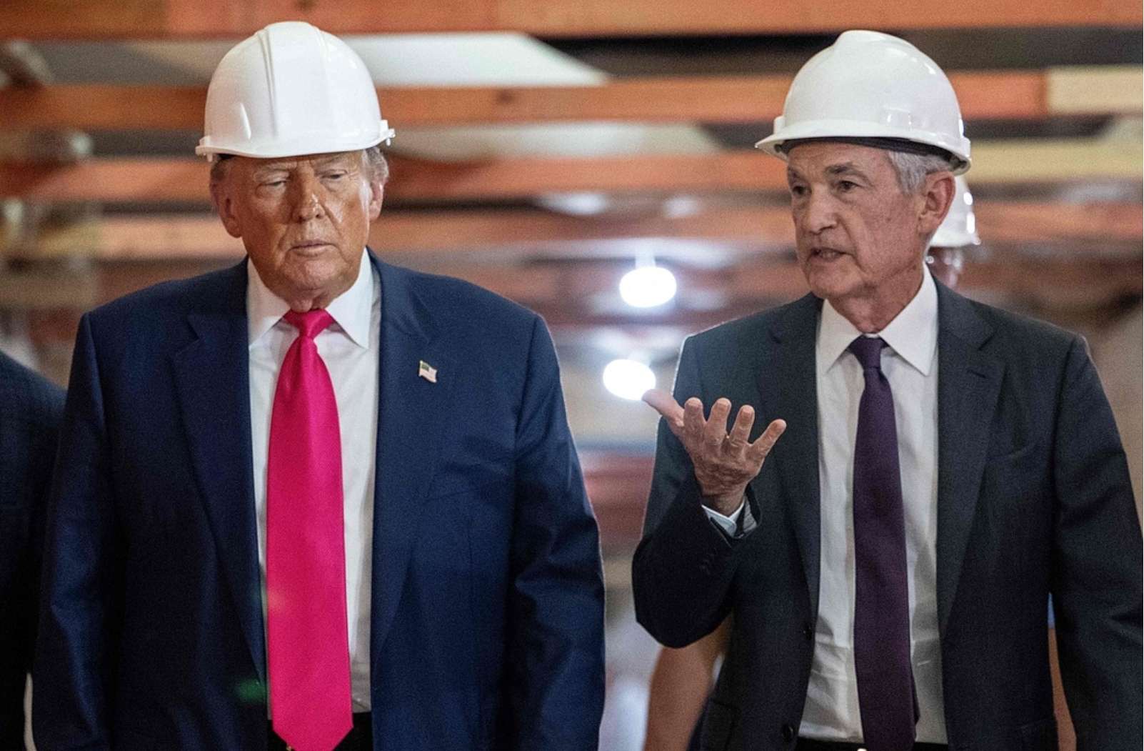 特朗普到访美联储总部 当面要求鲍威尔降息