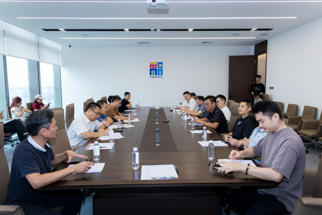 “同心”调研组探秘龙华出海“先锋营”,他们发现了什么?