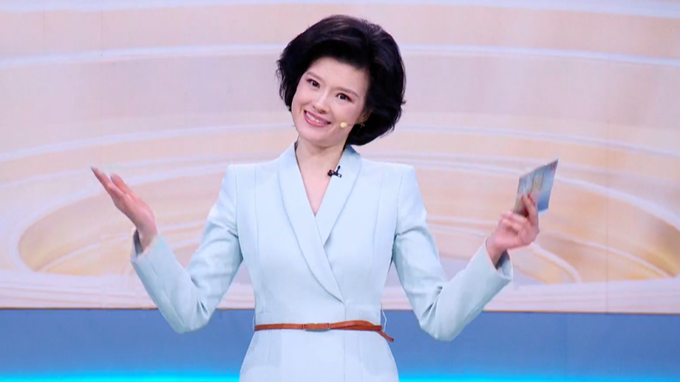 央视主持人大赛引热议！北大才女拿第一，康辉夸兰真有邹韵风范，4人被淘汰封面图