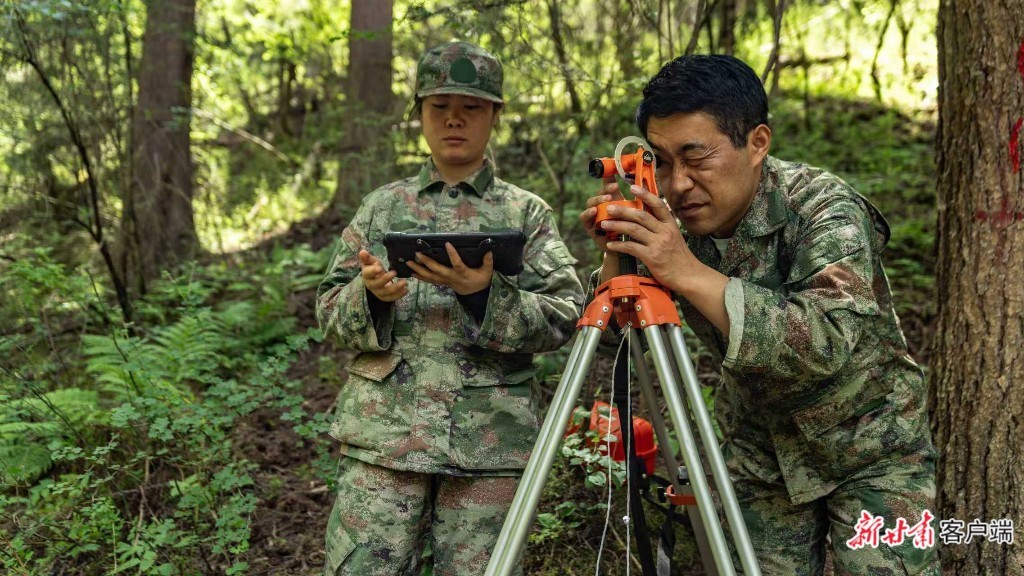 攀海拔3400米陡坡蹚急流　他们连日踏查摸林草“家底”