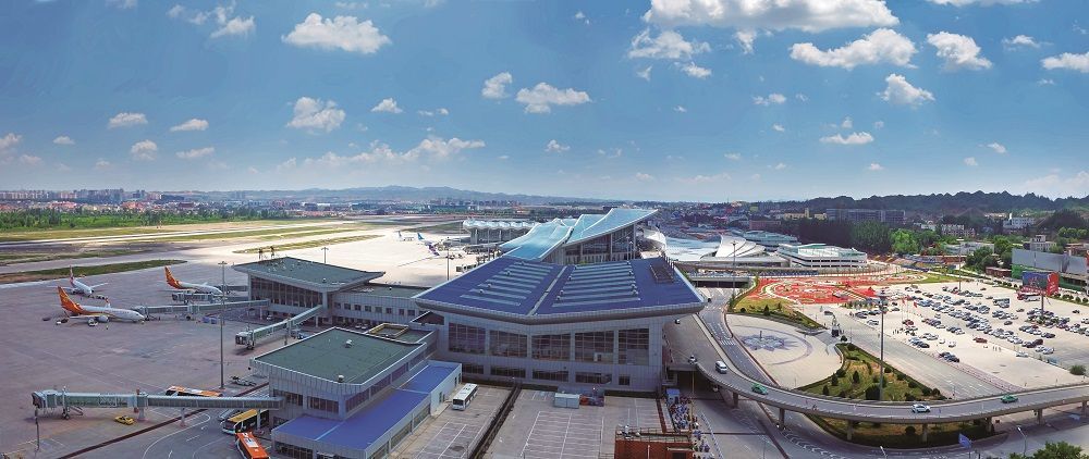 兰州中川国际机场跻身“千万级”大型机场行列　姚进　摄