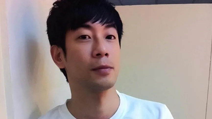 49岁男星失联12年！录节目受伤压迫神经半身瘫痪，不愿现身露病容封面图