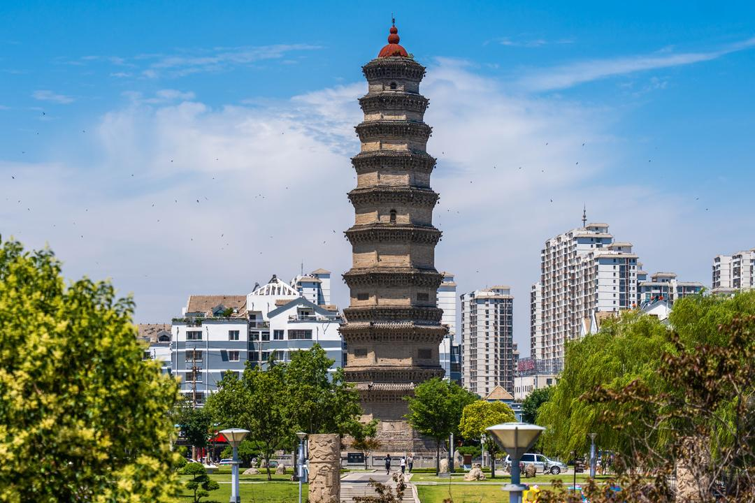 滕州市墨子科技文化城中的龙泉塔