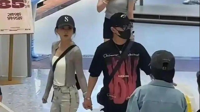 终于理解了汪峰为啥抛弃章子怡！日本度假的森林北，一张图成绝杀封面图