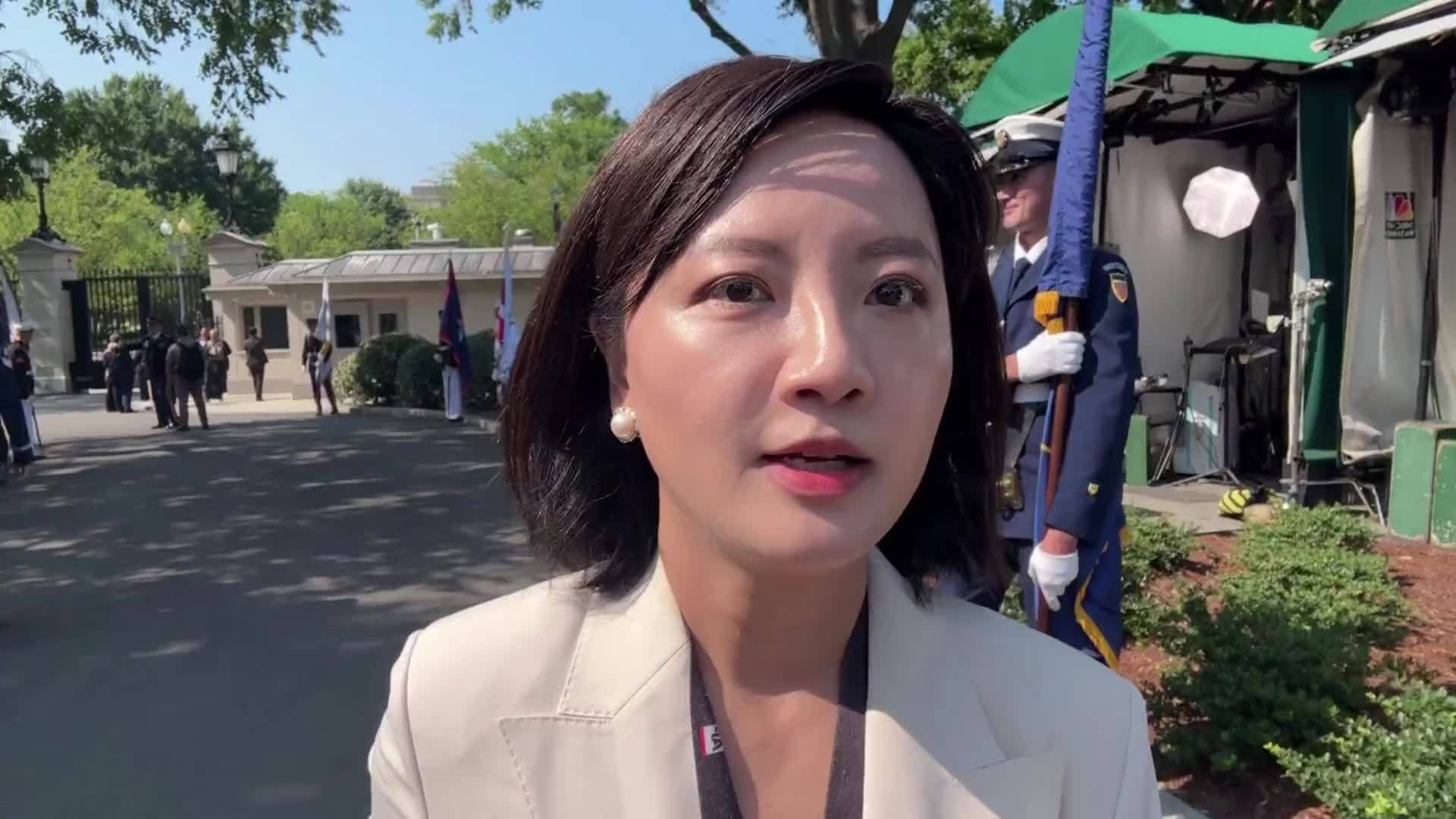 我在白宫采访美菲总统会晤的一天：记者提问真的要靠抢！