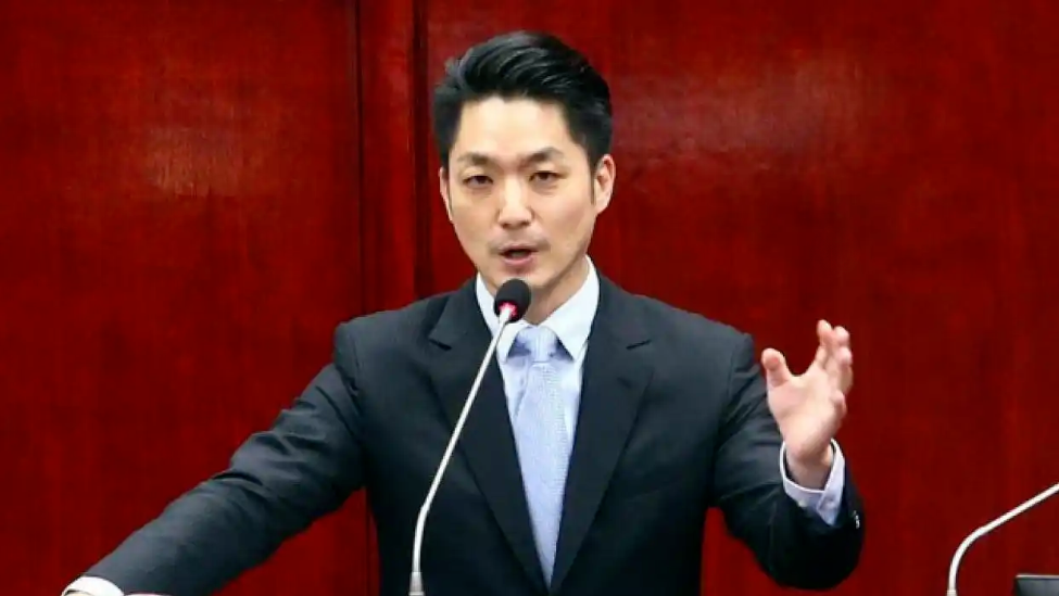 民进党罢团竟用蒋介石、蒋经国头像宣传罢免，蒋万安回应了