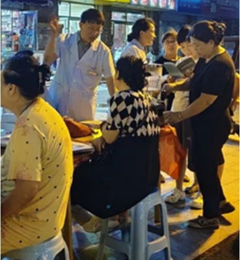 便民服务“面对面”！沧州市第三医院“健康夜市”摆到居民“家门口”