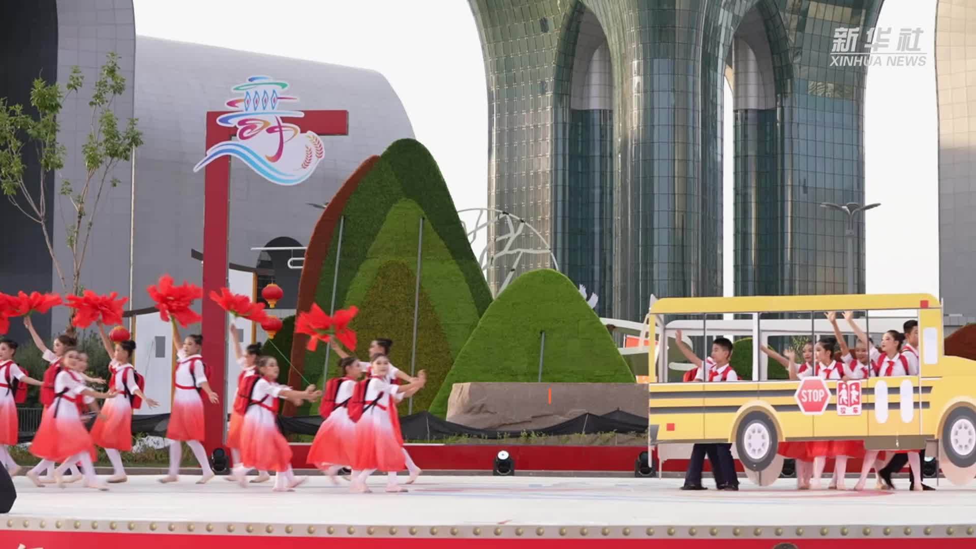 乌鲁木齐：“我们村的舞”，真带劲