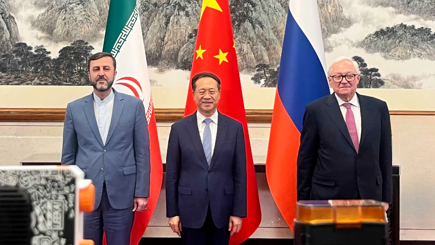 伊朗组局，中俄伊要谈一件大事，美国也想派人来，但伊朗没给面子