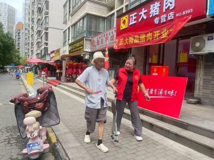 暖“心”闻：高龄老人丢失手机急寻求 社区响应及时解烦忧