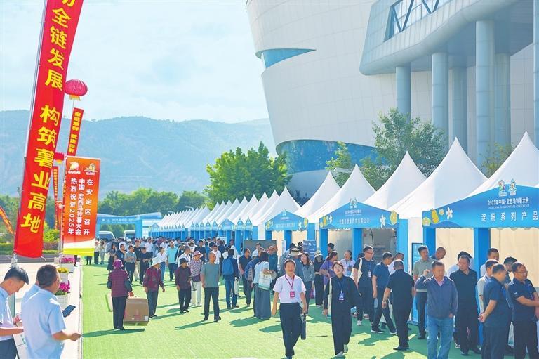 各方客商在种薯专区了解新产品