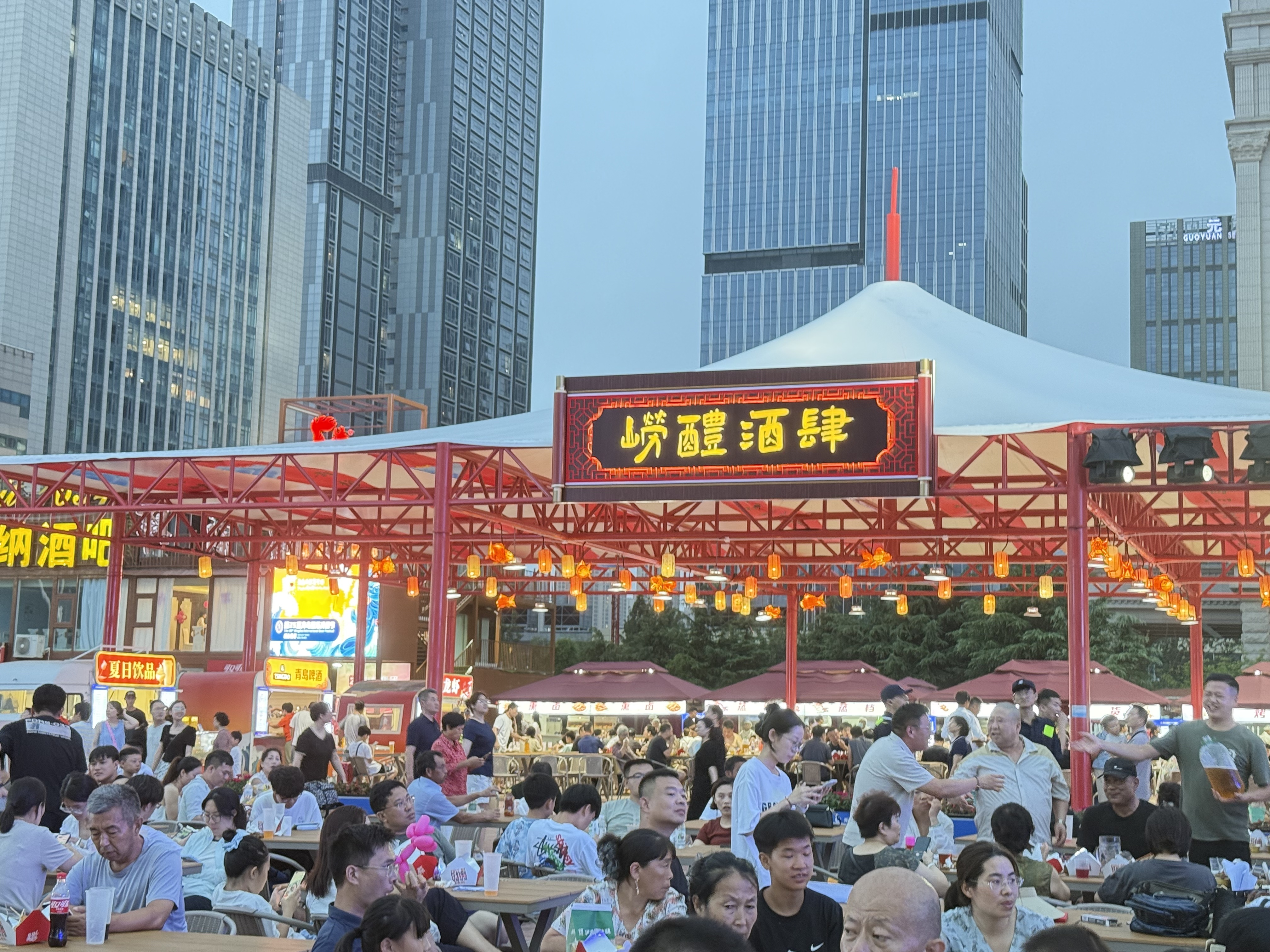 青岛国际啤酒节崂山会场集中供餐区：坚守平价惠民，打造舌尖上的全民狂欢