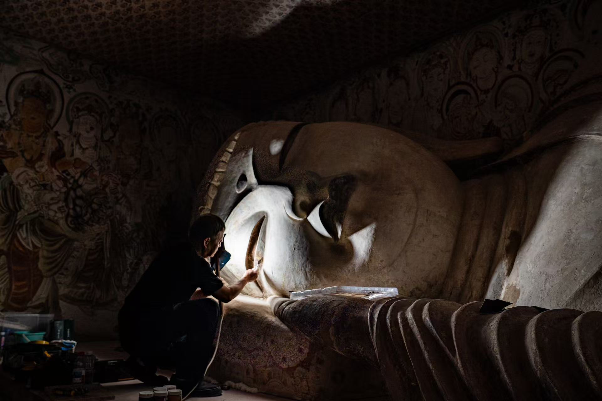 大成敦煌——敦煌“文化艺术大展”探展：六大复原洞窟惊艳亮相，敦煌文物“天团”先睹为快