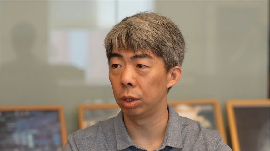 外国小姐姐探秘《刺杀小说家》幕后 导演分享“从不敢想到都能做”