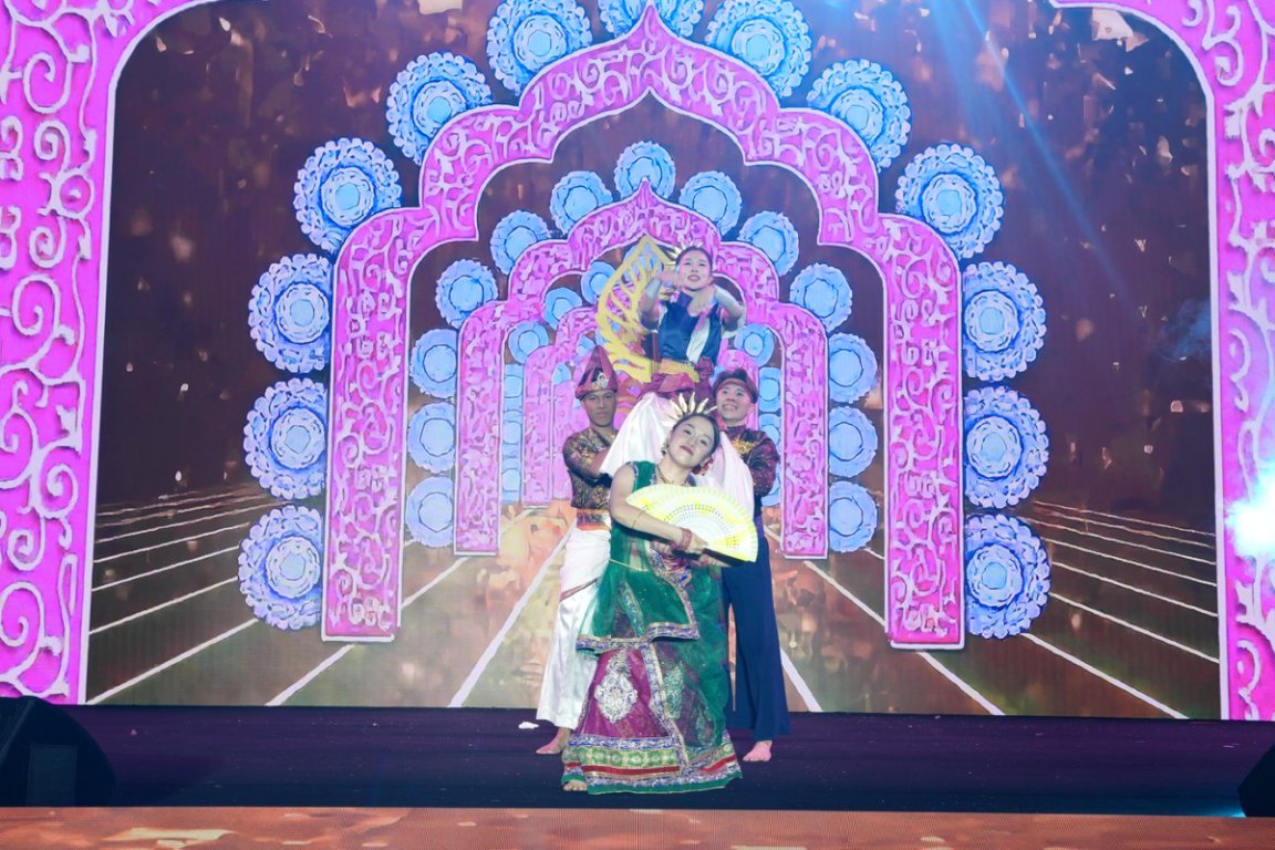 友城艺术团来青演出并参访