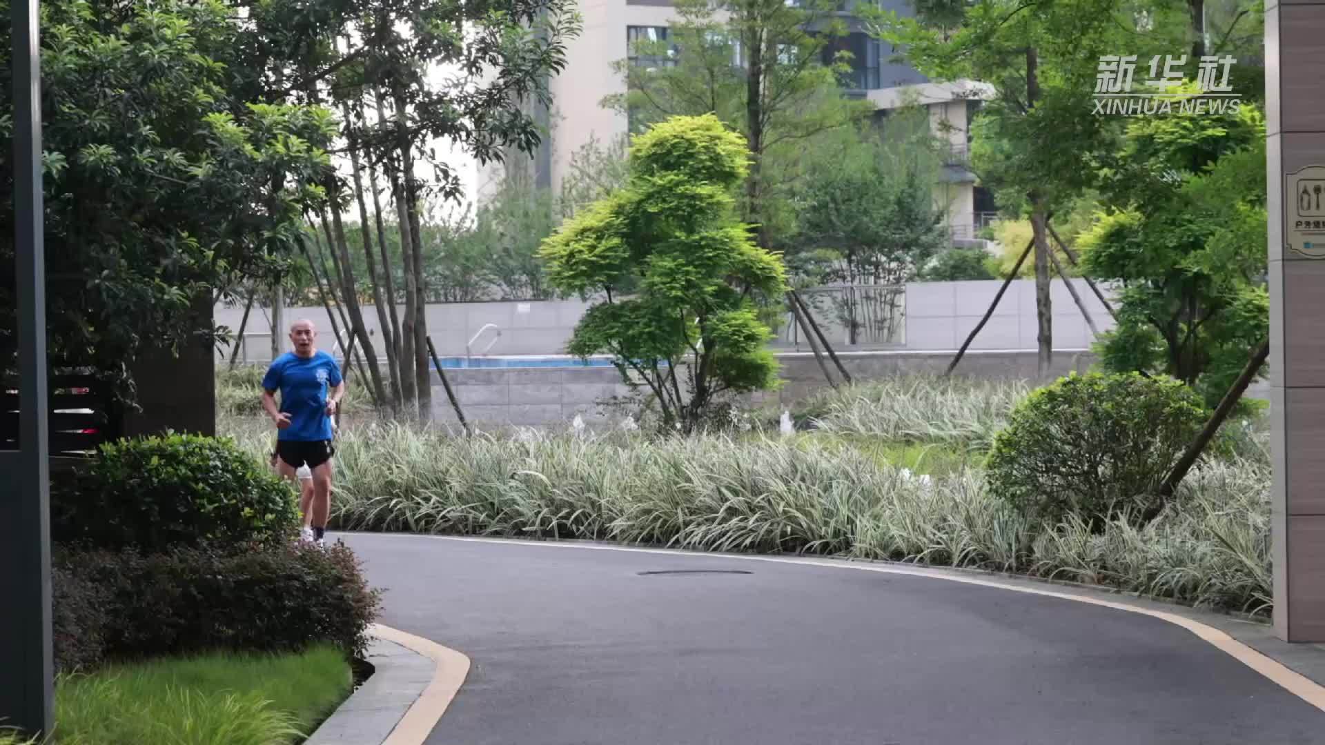 湖南衡阳：甩开“电子保姆”孩子们爱上晨跑