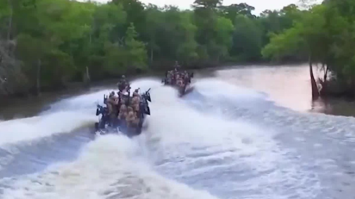 美军资助菲律宾建快艇基地，图南海滋扰突击