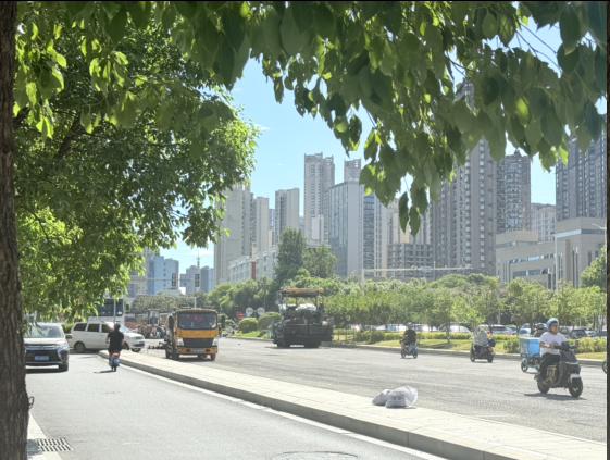 △丰和中大道正在施工 全媒体记者罗彩华 摄