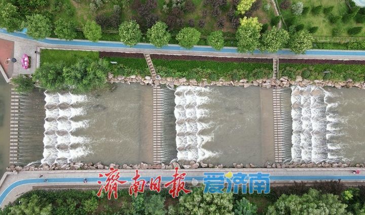 雨润泉城，龙鼎滨水公园碧波荡漾叠瀑重现
