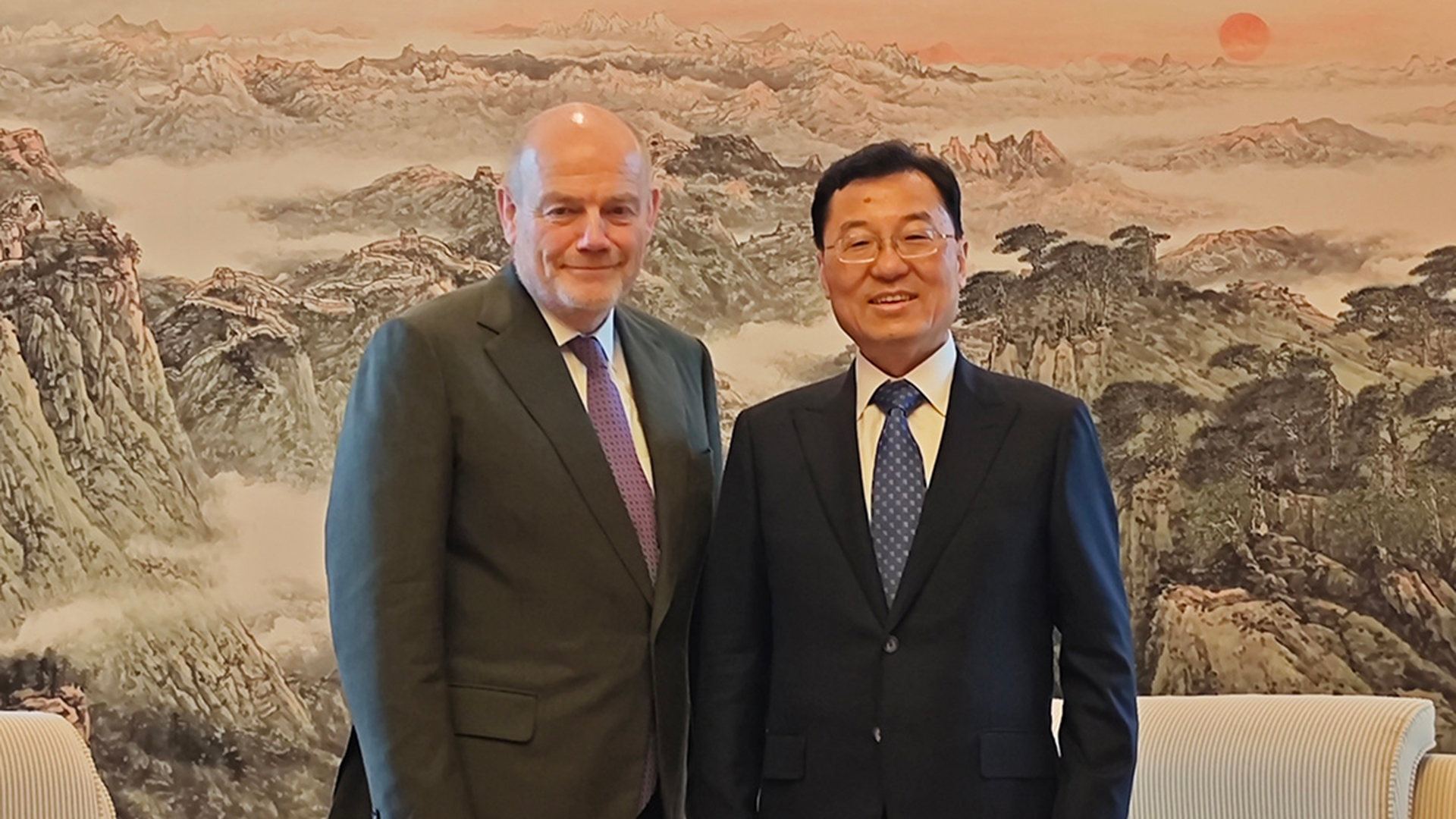 中国驻美大使谢锋会见CNN总裁：希望CNN为增进中美两国人民友谊发挥建设性作用