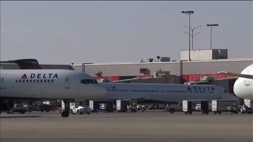 美客机险些与战略轰炸机空中相撞，飞行员指没有事先接到相关通知