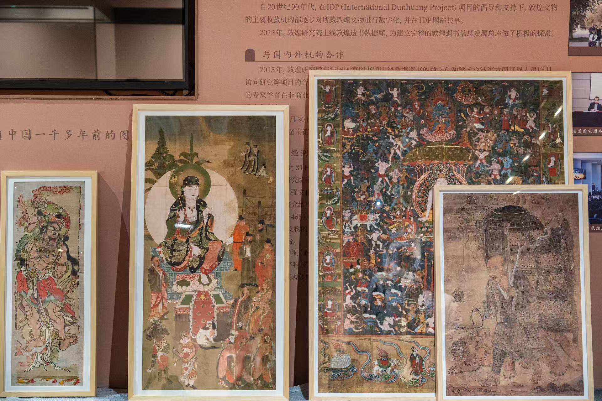 大成敦煌——敦煌“文化艺术大展”探展：六大复原洞窟惊艳亮相，敦煌文物“天团”先睹为快