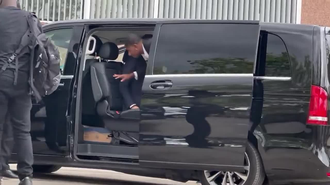 来了！拉什福德已经抵达巴萨办公室，即将与俱乐部签约