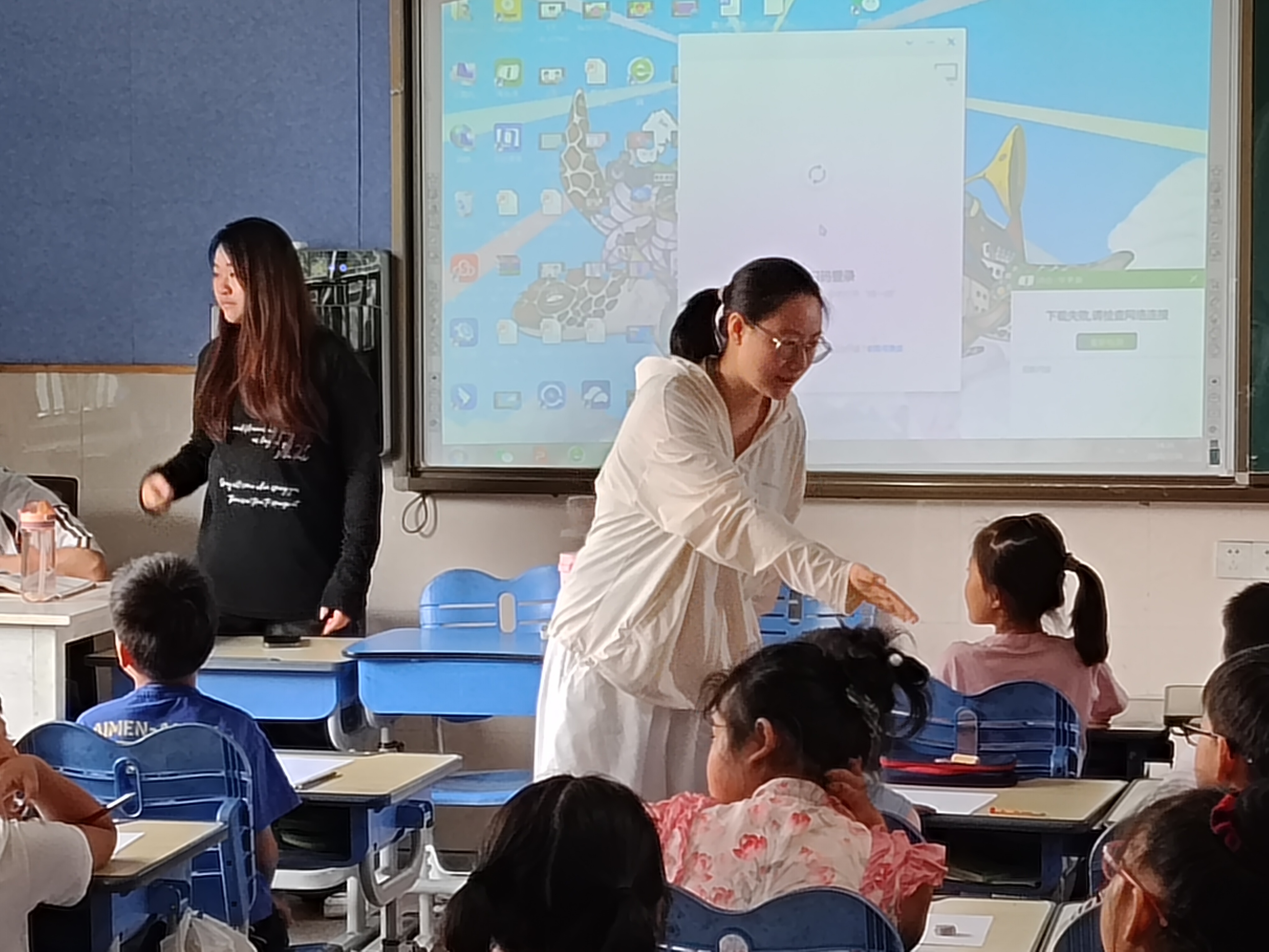 幼师严妍娜：从“小候鸟”到志愿者传爱15年