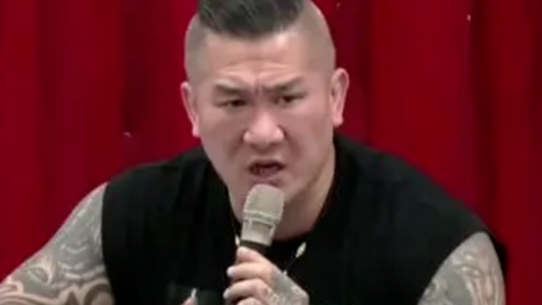 台湾网红“馆长”：大陆打台湾像“捏蟑螂”一样简单，台湾人不要当“美国人的狗”