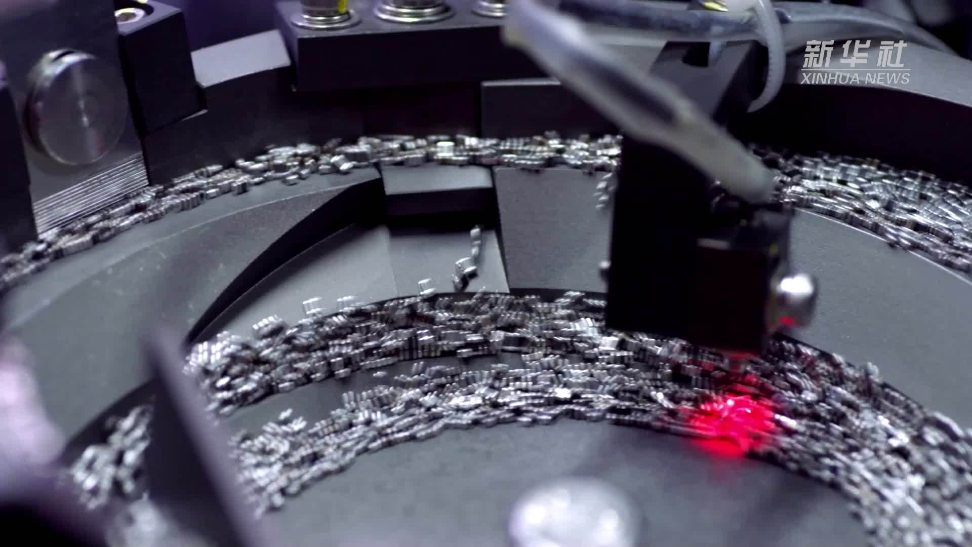 中国经济样本观察·企业样本篇｜55年“科技长跑”闯出电子陶瓷新天地