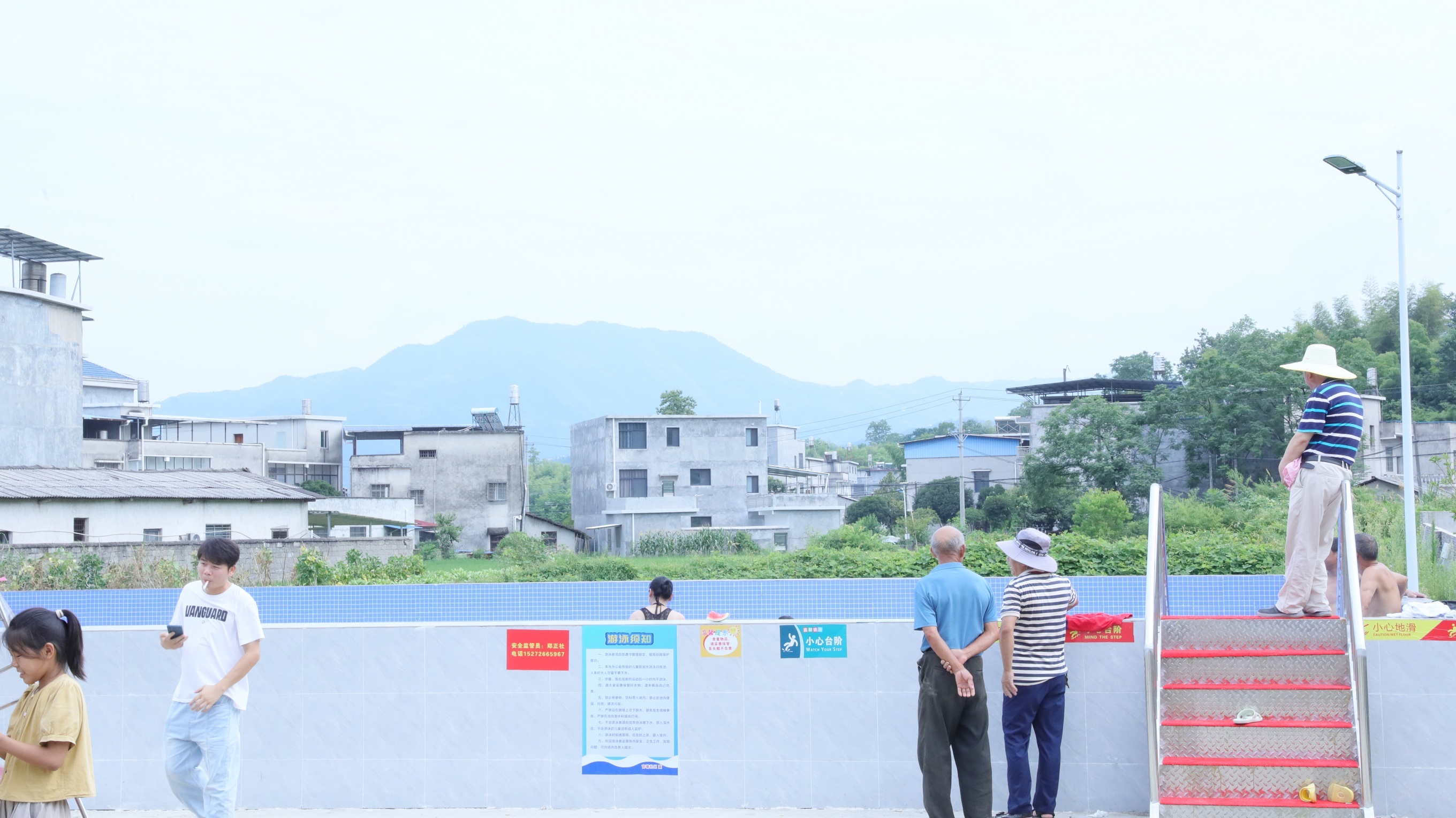 3811个“托管班”同上安全课 应急部门主导设计防溺水课程 志愿者讲得清孩子学得明