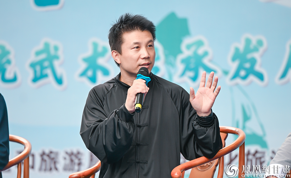 首都体育学院武术与表演学院副院长张长念说，要通过举办活动广泛搭建平台促进武医融合。