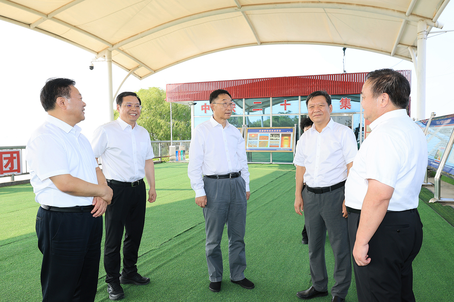 刘宁到驻马店市部分县区调研