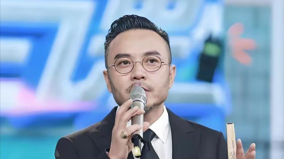 口无遮拦，咸猪手人品堪忧，这些令人讨厌的主持人没一个是冤枉的封面图