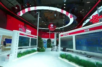 中国联通以“AI基建筑基、AI科技赋能、AI产业深耕”为脉络，多项核心成果集中亮相