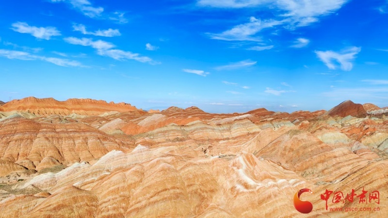 澳门青少年探秘七彩丹霞　直呼想再来