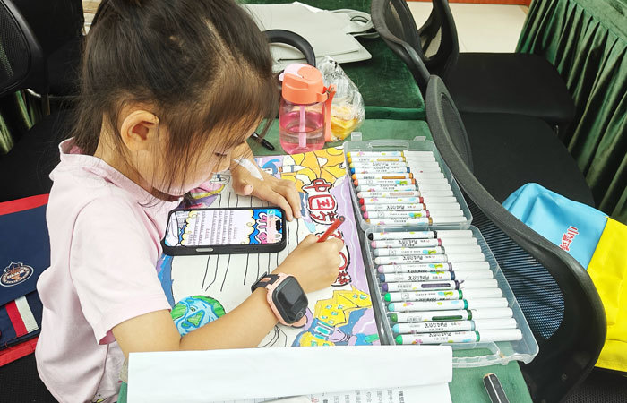 暖心托管解忧愁 江西交工公路工程公司开办职工子女“暑期托管班”