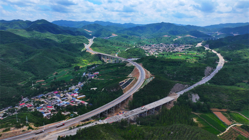 石太高速改扩建项目建设快马加鞭1.jpeg